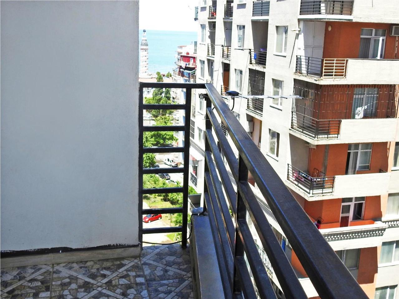 Real Palace Apartment Batumi Exterior photo